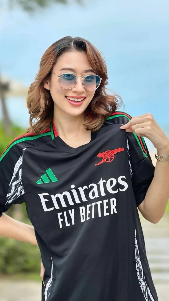 ARSENAL 24/25 Away Authentic Player Jersey. This piece combines cutting-edge performance tech with a bold, Pan-African-inspired aesthetic.