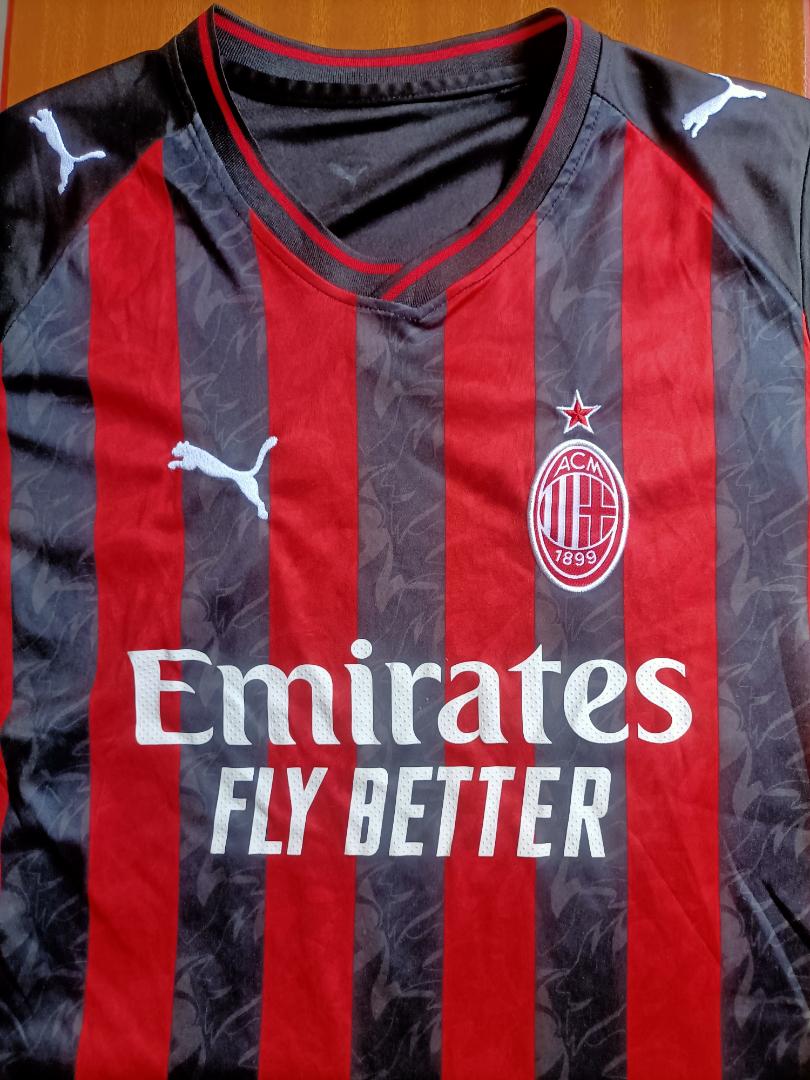 AC Milan 2025/26 Home Jersey is a high-octane tribute to the club's "Diavolo" roots, designed to look as lethal on the street as it does under the San Siro lights.