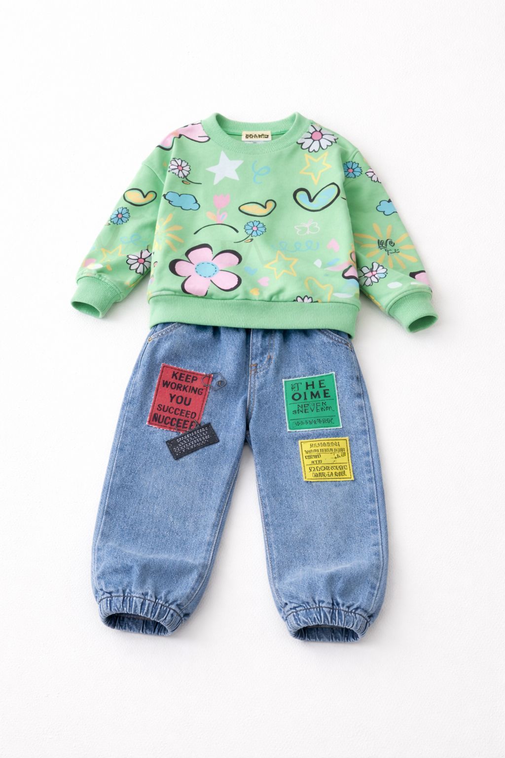 Girls 2PCS Outfit Green Printed Round Neck Top and Denim Jeans Set Comfortable Casual Clothes for Kids (4 Years)