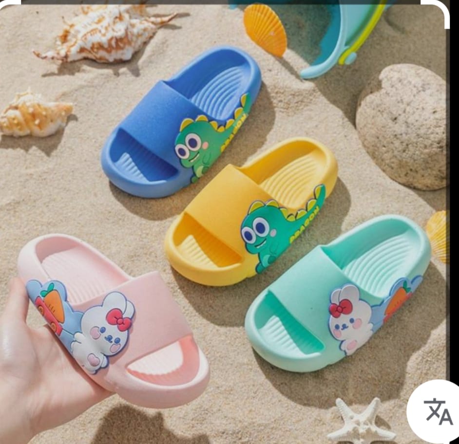 “Kids Cartoon-Themed Slide Sandals – Lightweight Anti-Slip Summer Slippers with Soft Cushioned Sole, Bright Colors & Fun Character Design for Boys and Girls”