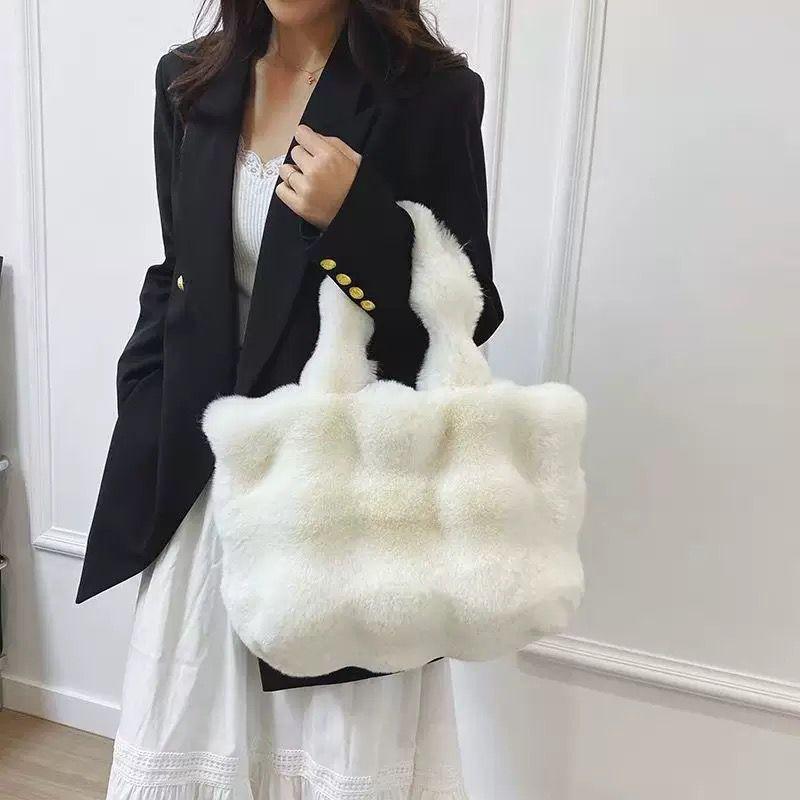 Women Plush Handbag Cute Soft Fur Tote Bag Winter Fashion Shoulder Bag Large Capacity Ladies Handbag