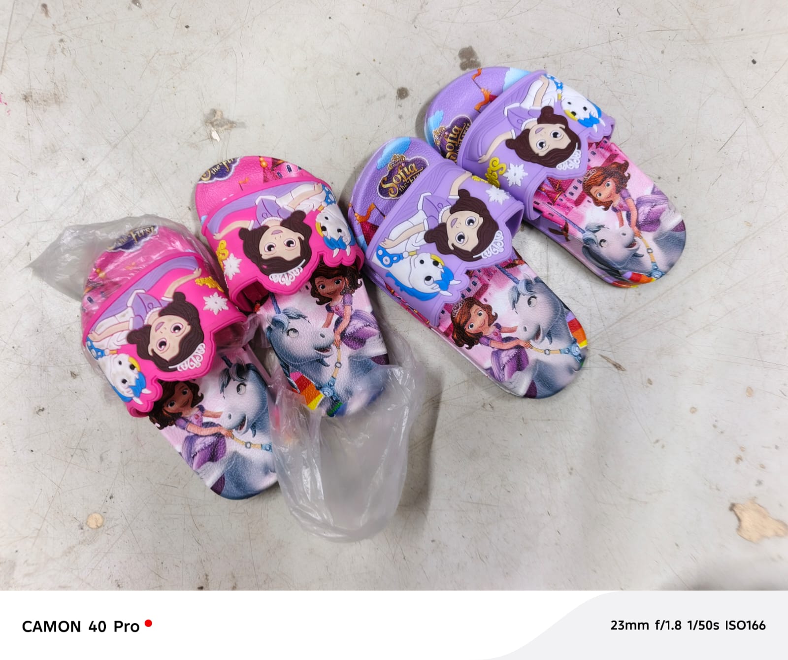 “Kids Cartoon-Themed Slide Sandals – Lightweight Anti-Slip Summer Slippers with Soft Cushioned Sole, Bright Colors & Fun Character Design for Boys and Girls” HAS SMALL FITTING SELECT NEXT NUMBER
