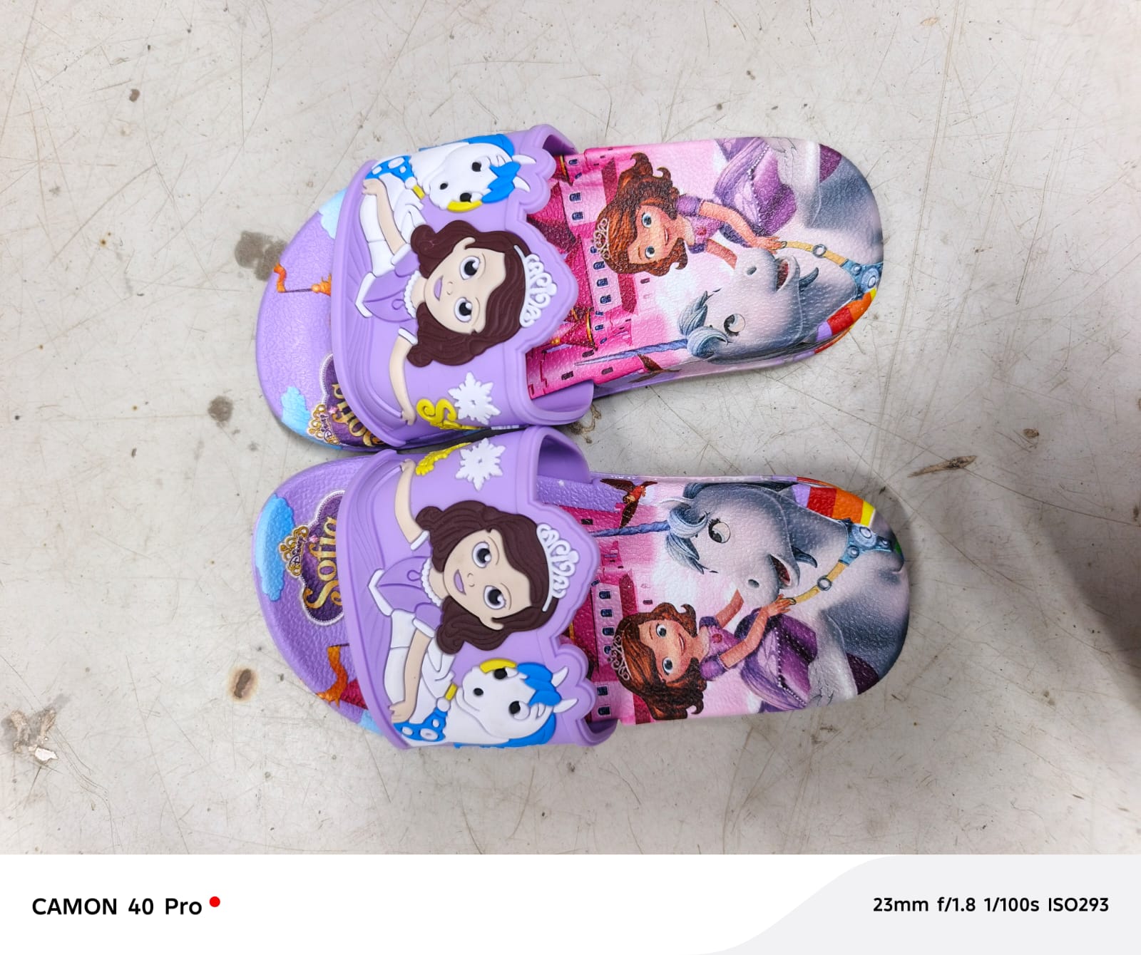 “Kids Cartoon-Themed Slide Sandals – Lightweight Anti-Slip Summer Slippers with Soft Cushioned Sole, Bright Colors & Fun Character Design for Boys and Girls” HAS SMALL FITTING SELECT NEXT NUMBER