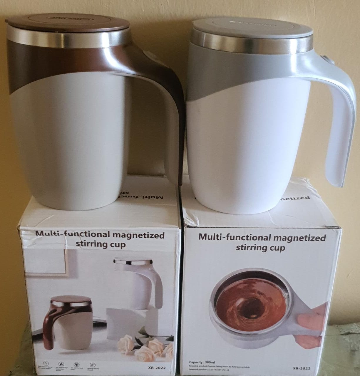 PREMIUM AAA Battery Powered 380ml Stainless Steel Magnetic Stirring Cup Automatic Magnetic Electric Mixing Cup, Self Stirring Coffee Mug with Lid