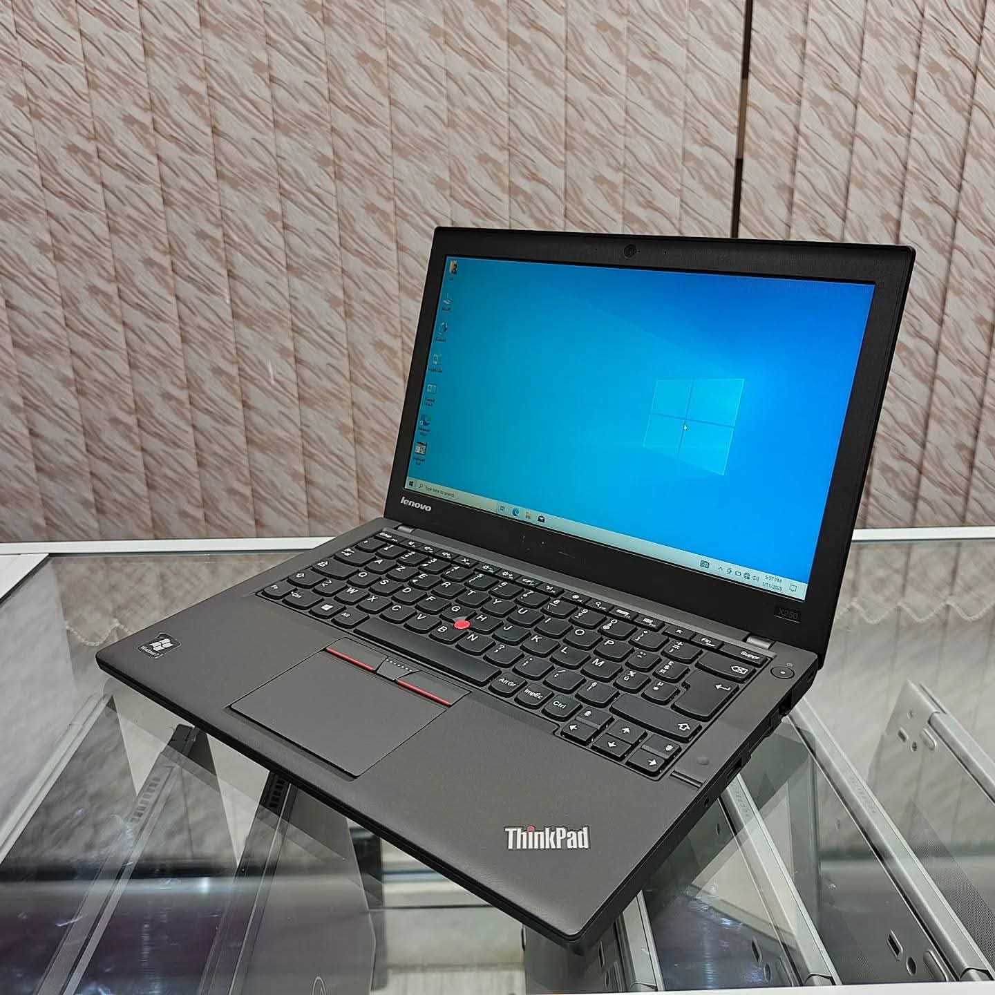 (SPECIAL OFFER) LENOVO THINKPAD X250 /CORE I5 /8GB RAM / 256GB SSD / 13 INCH HD DISPLAY / WINDOWS 11 PRO / ENGLISH KEYBOARD / NOTEBOOK LAPTOP / 6 MONTH WARRANTY