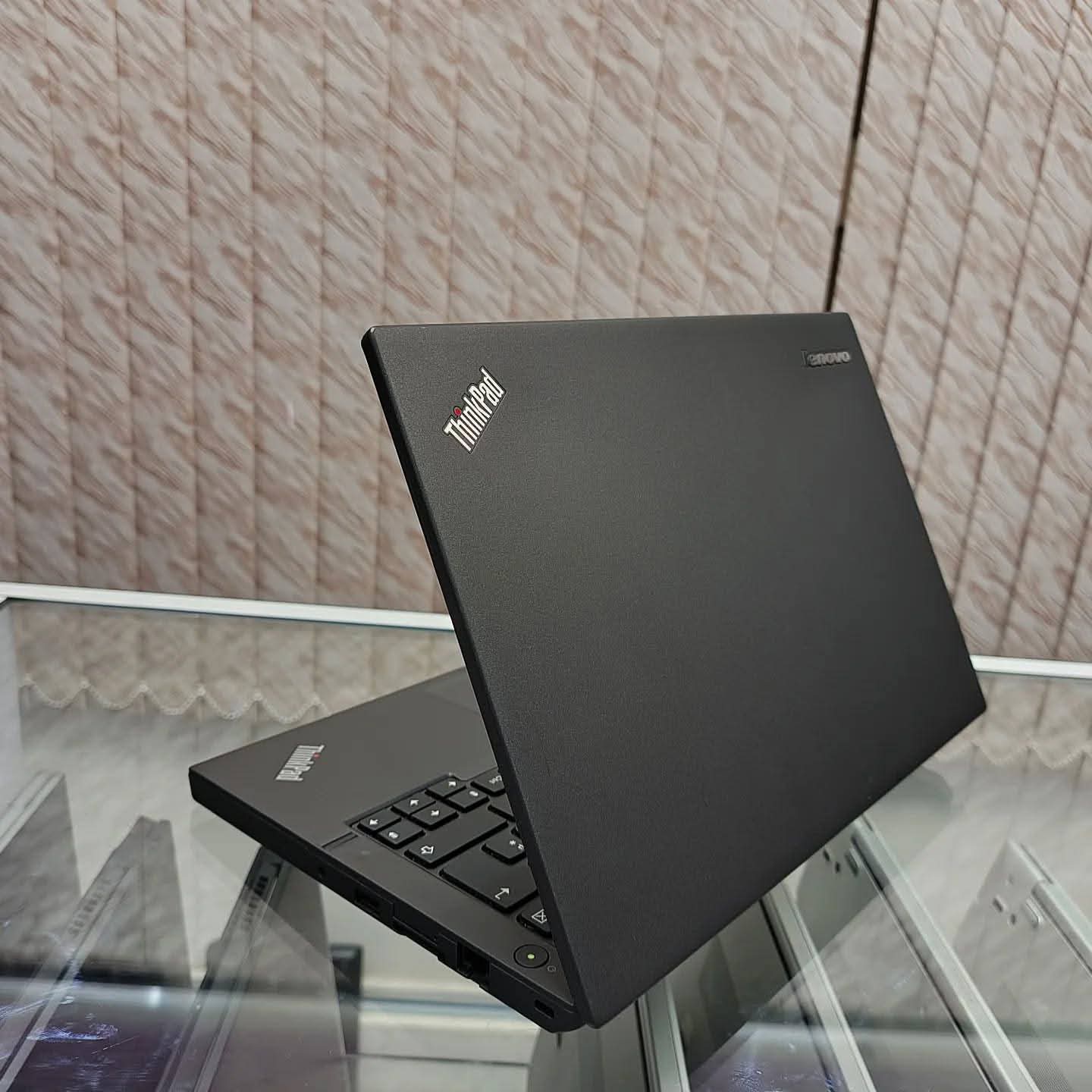 (SPECIAL OFFER) LENOVO THINKPAD X250 /CORE I5 /8GB RAM / 256GB SSD / 13 INCH HD DISPLAY / WINDOWS 11 PRO / ENGLISH KEYBOARD / NOTEBOOK LAPTOP / 6 MONTH WARRANTY