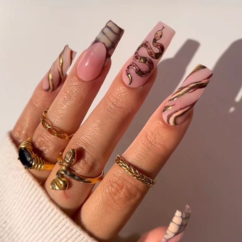 24 PCS Fashionista Fake Nails Trend Setting Nail Tips Free Glue Included