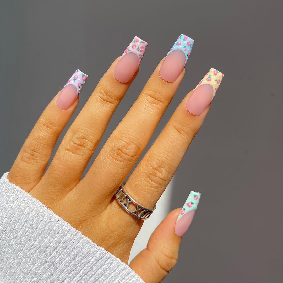 24 PCS Valentine’s Day Fake Nails Heart Design Adhesive Nails Free Glue Included