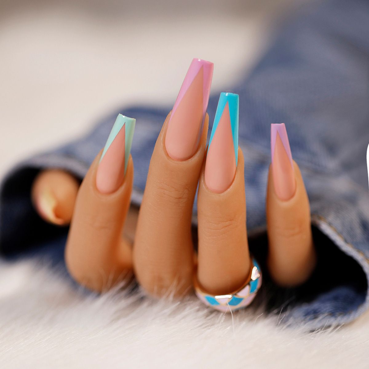 24 PCS Color Block Fake Nails Bold Contrast Nail Stickers Free Glue Included