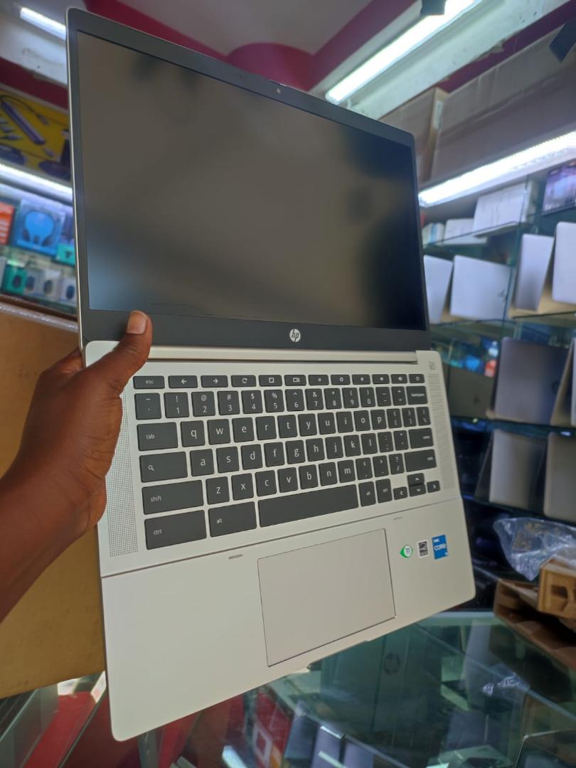 BRAND NEW HP PRO 640 G2 CHROMEBOOK 14INCH DISPLAY WITH 8GB RAM 256GB SSD WITH 6 MONTH Of WARRANTY SPEED OF  2.3GHZ.