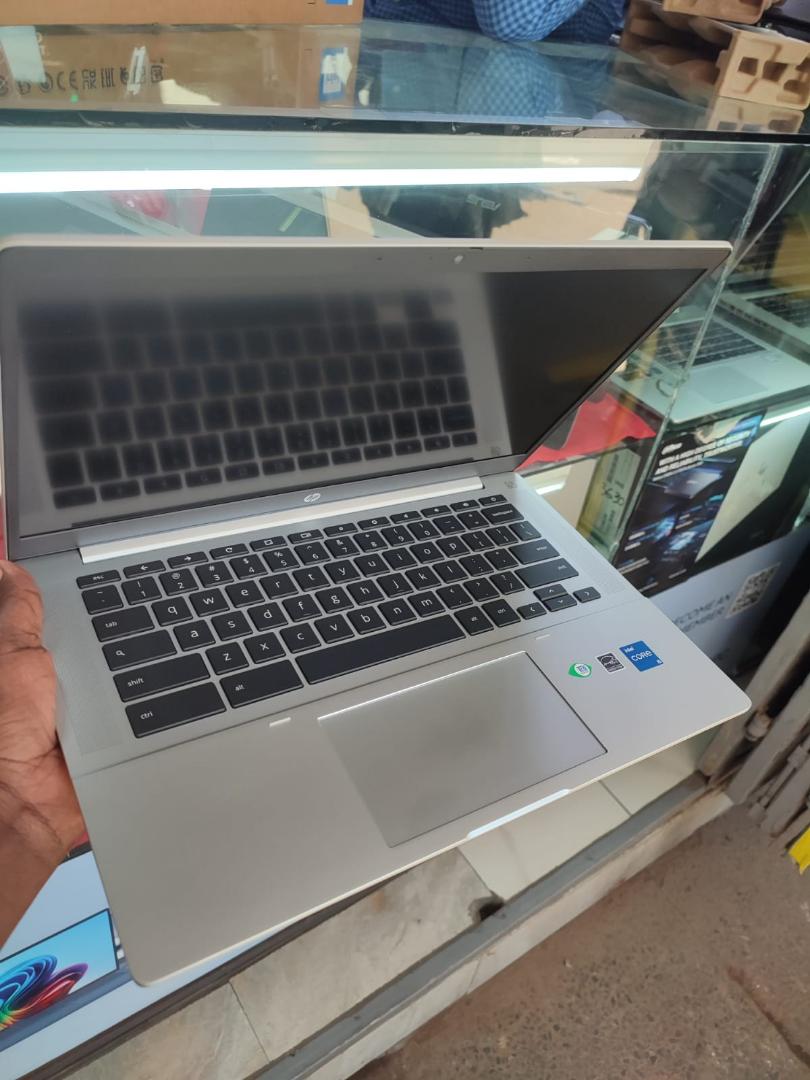 BRAND NEW HP PRO 640 G2 CHROMEBOOK 14INCH DISPLAY WITH 8GB RAM 256GB SSD WITH 6 MONTH Of WARRANTY SPEED OF  2.3GHZ.