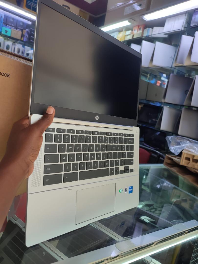 BRAND NEW HP PRO 640 G2 CHROMEBOOK 14INCH DISPLAY WITH 8GB RAM 256GB SSD WITH 6 MONTH Of WARRANTY SPEED OF  2.3GHZ.