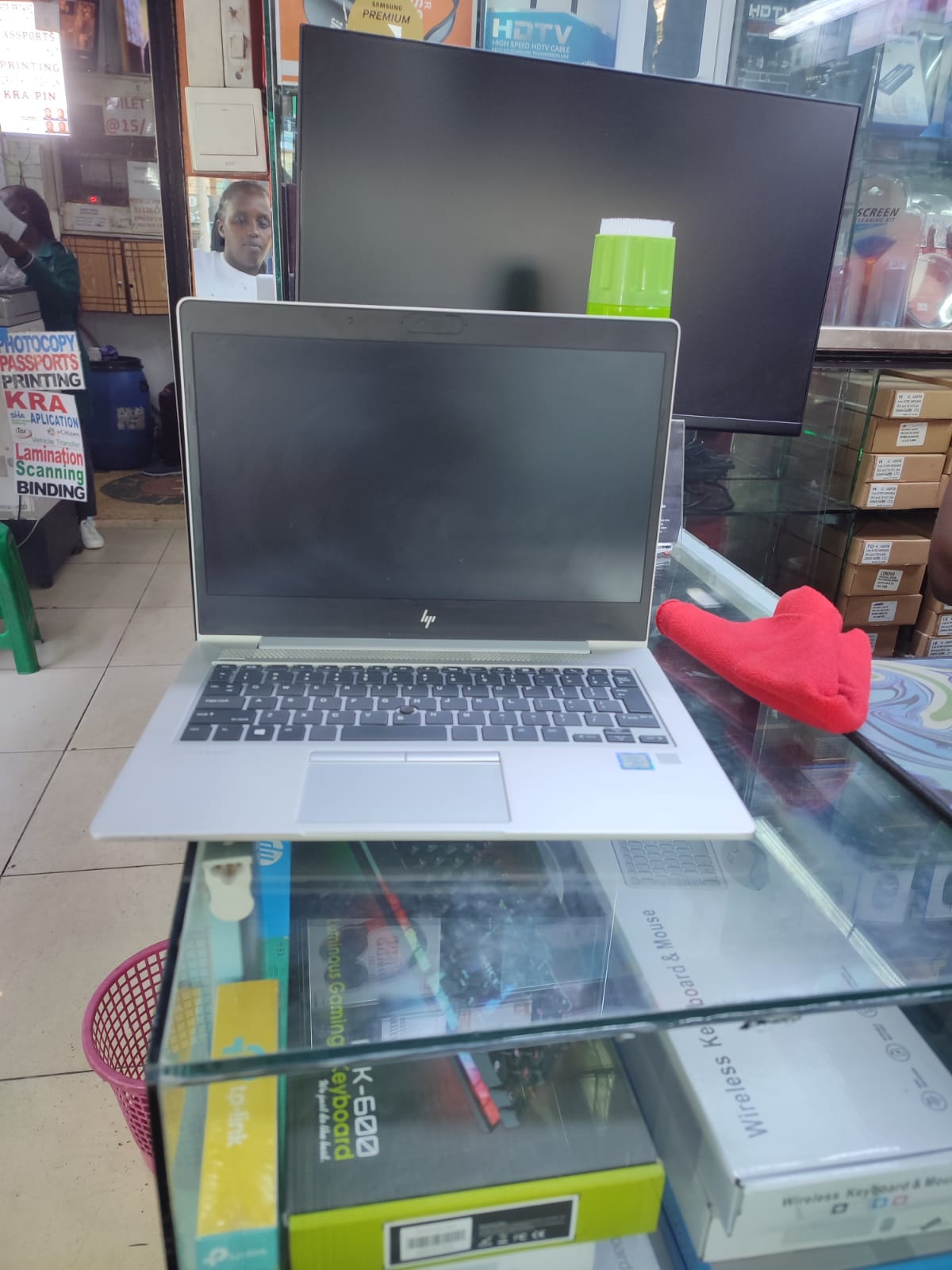 GRADE A EX UK HP ELITEBOOK 830 G5 INTEL CORE I5 8 GB RAM 256 SSD 8TH GENERATION 13.6 DISPLAY SIZE WITH 6 MONTH WARANT