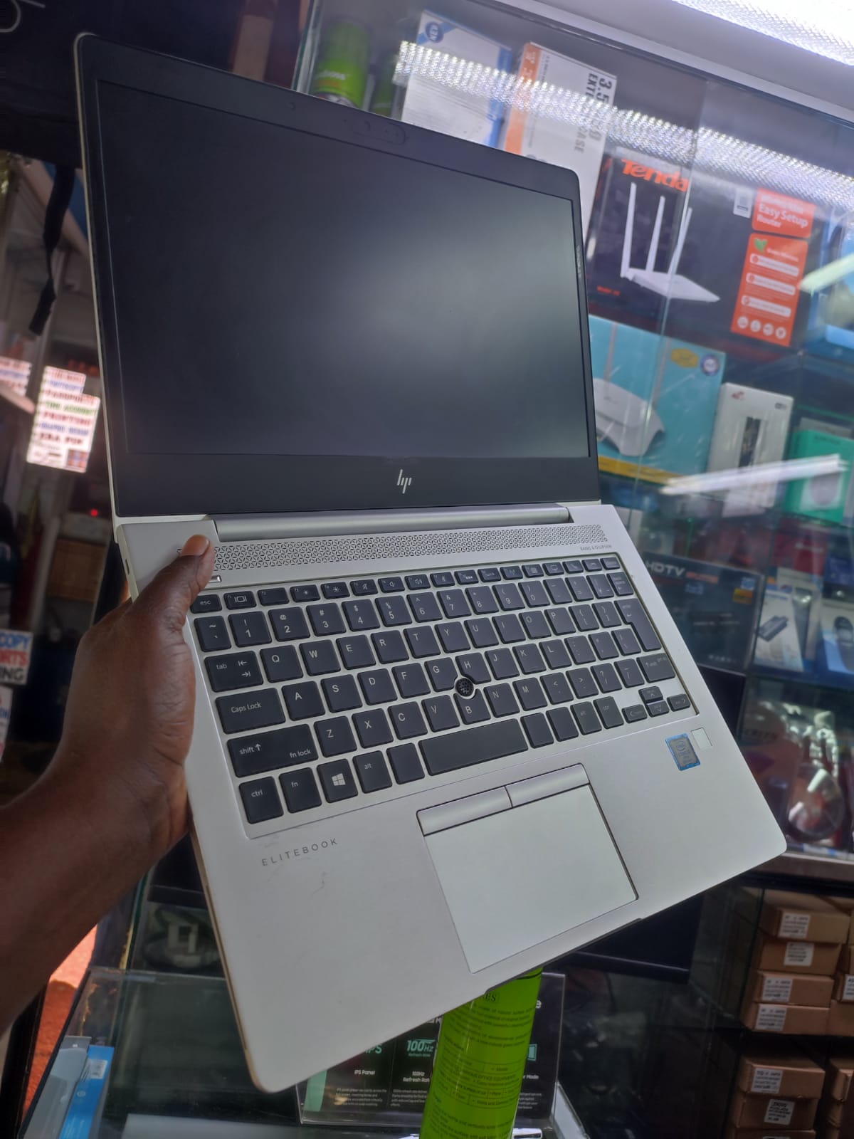 GRADE A EX UK HP ELITEBOOK 830 G5 INTEL CORE I5 8 GB RAM 256 SSD 8TH GENERATION 13.6 DISPLAY SIZE WITH 6 MONTH WARANT