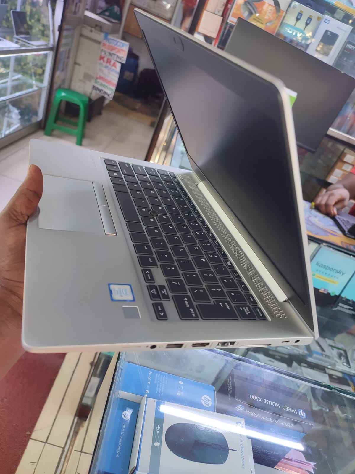 GRADE A EX UK HP ELITEBOOK 830 G5 INTEL CORE I5 8 GB RAM 256 SSD 8TH GENERATION 13.6 DISPLAY SIZE WITH 6 MONTH WARANT