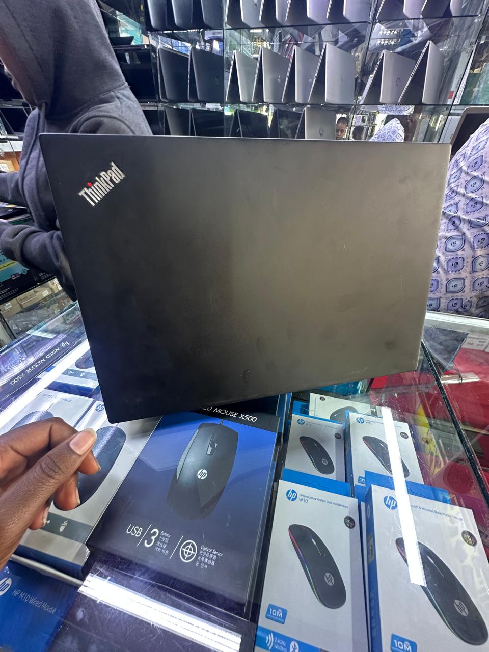 CLEAN  EX UK LENOVO THINKPAD T470S INTEL CORE I5 6TH GENERATION 8GB RAM 256SSD 14 INCH DISPLAY 6 MONTH OF WARANT