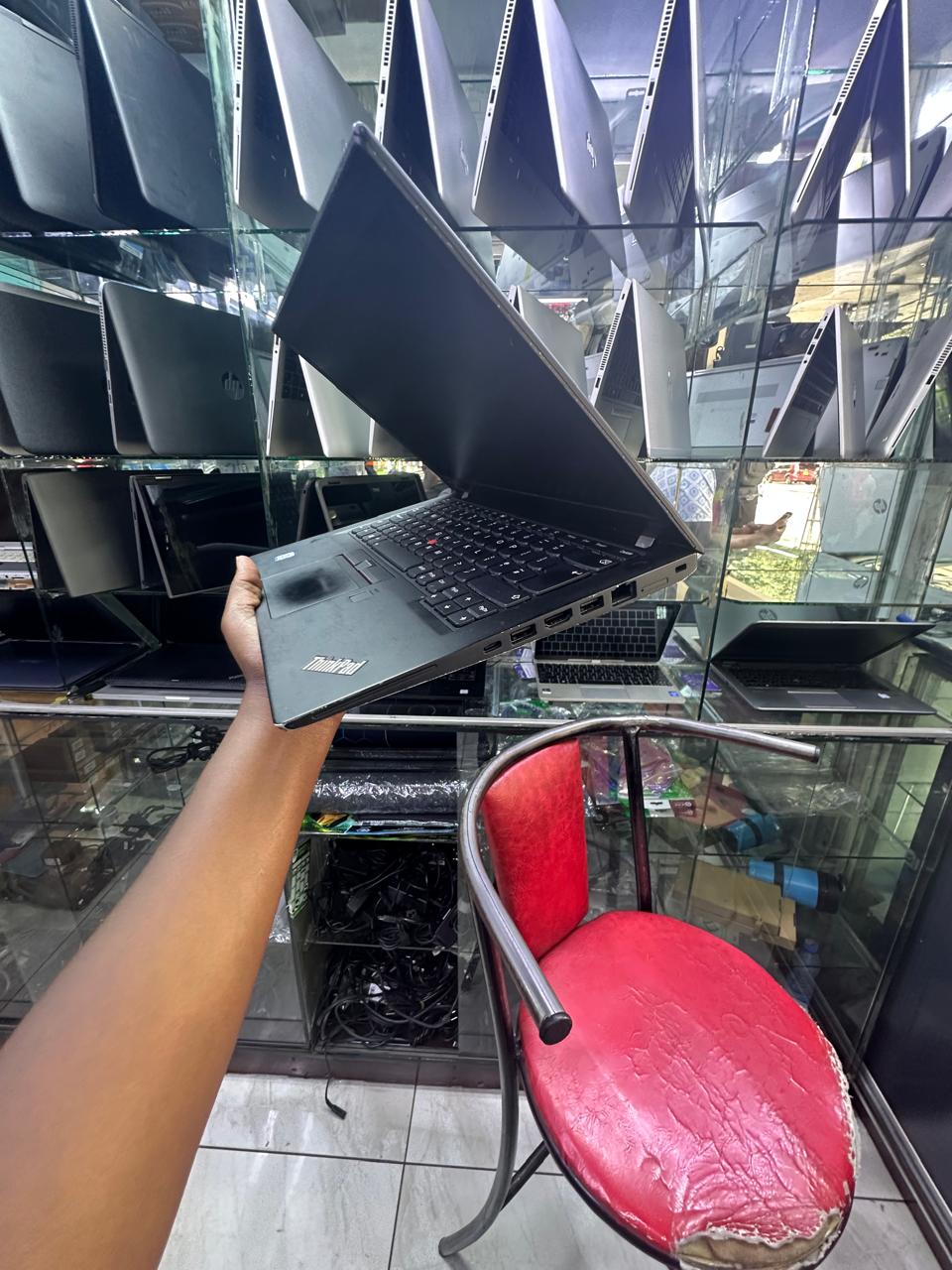 CLEAN  EX UK LENOVO THINKPAD T470S INTEL CORE I5 6TH GENERATION 8GB RAM 256SSD 14 INCH DISPLAY 6 MONTH OF WARANT