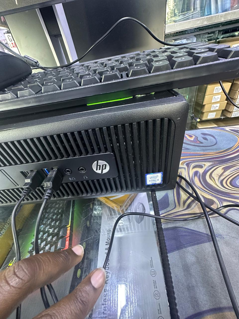 GRADE A EX UK HP DESKTOP 6TH GENERATION 8GB RAM 500 HDD STORAGE AND 24'' MONITOR EDGE TO EDGE KEYBOARD AND MOUSE