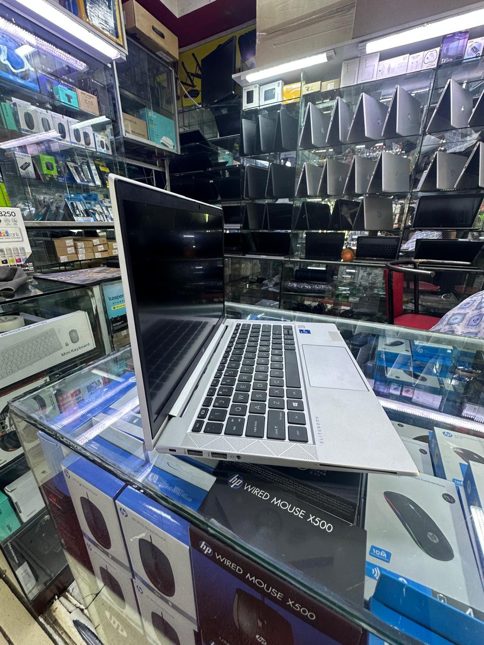 GRADE A EX UK HP ELITEBOOK 830 G8 INTEL COI7 11TH GEN TOUCHSCREEN 16GBRAM 512SSD 6MONTH OF WARANT SPEED OF 3.0GHZ