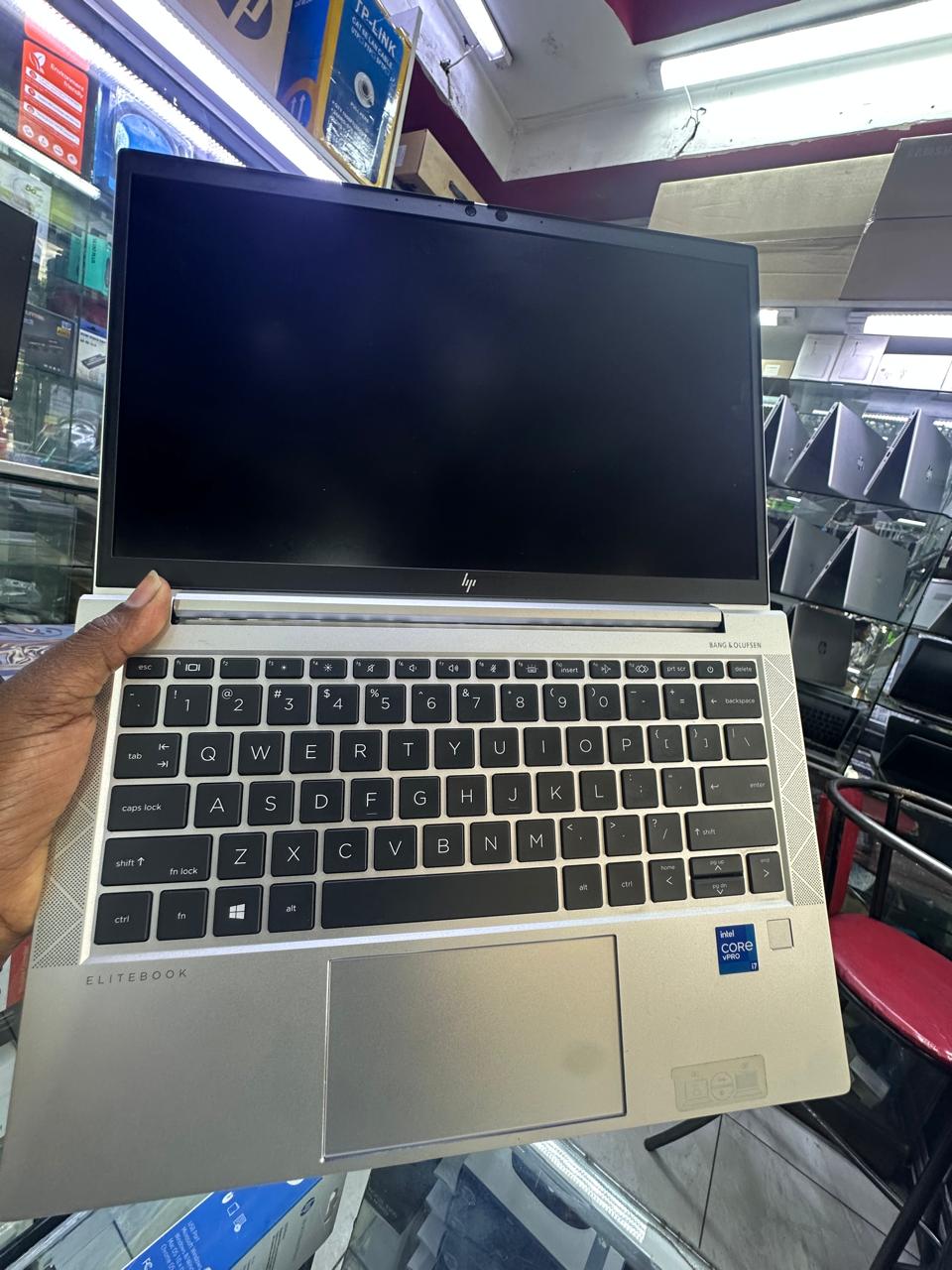 GRADE A EX UK HP ELITEBOOK 830 G8 INTEL COI7 11TH GEN TOUCHSCREEN 16GBRAM 512SSD 6MONTH OF WARANT SPEED OF 3.0GHZ