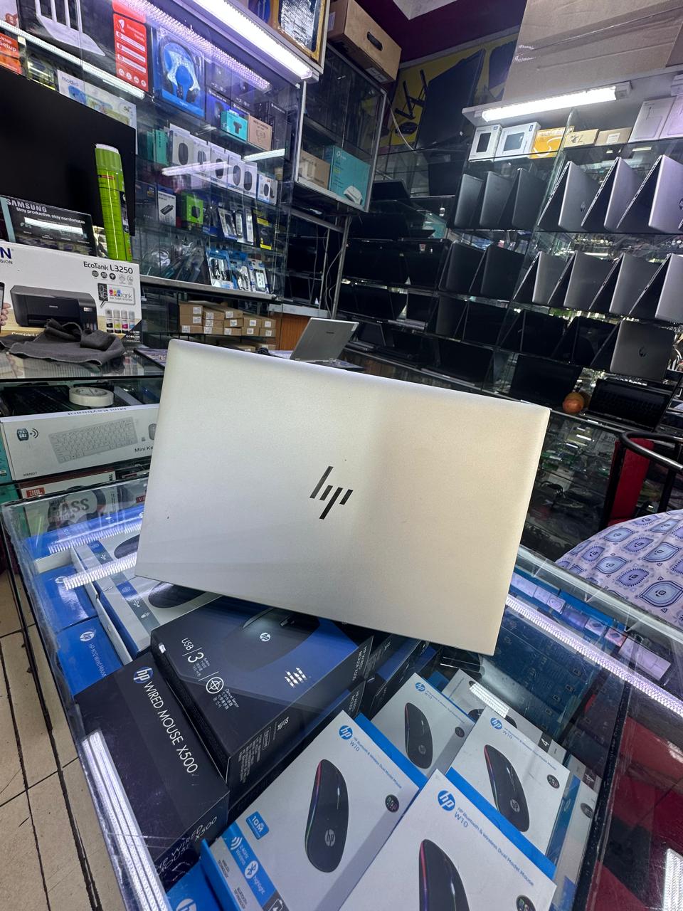 GRADE A EX UK HP ELITEBOOK 830 G8 INTEL COI7 11TH GEN TOUCHSCREEN 16GBRAM 512SSD 6MONTH OF WARANT SPEED OF 3.0GHZ