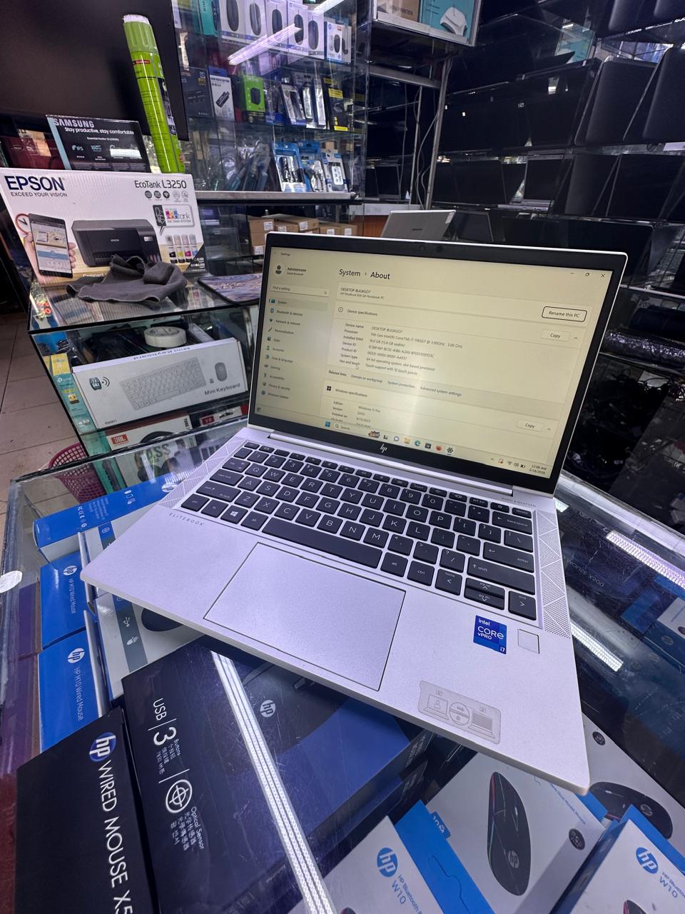 GRADE A EX UK HP ELITEBOOK 830 G8 INTEL COI7 11TH GEN TOUCHSCREEN 16GBRAM 512SSD 6MONTH OF WARANT SPEED OF 3.0GHZ