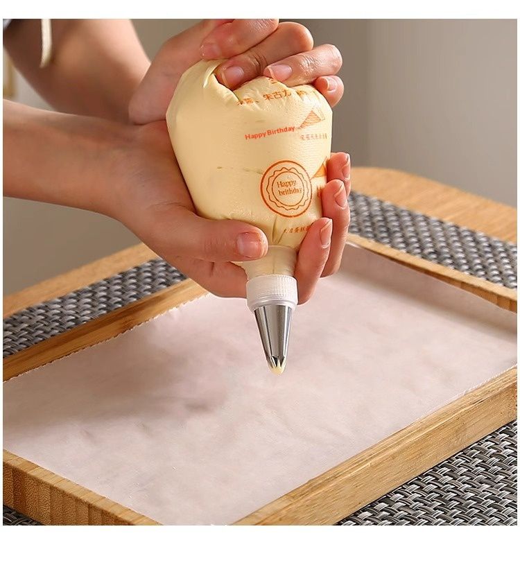7 pcs Cake decorating bag with nozzle - A household disposable baking tool for preparing baby's complementary food. Cake cream decorating bag - Stainless steel piping tool for cake decoration.