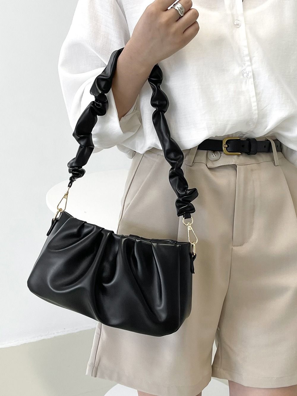 Bag Women's Summer 2025 New White Folded Cloud Underarm Bag with a Unique and Versatile Texture, Single Shoulder Crossbody Bag black AS PICTURE