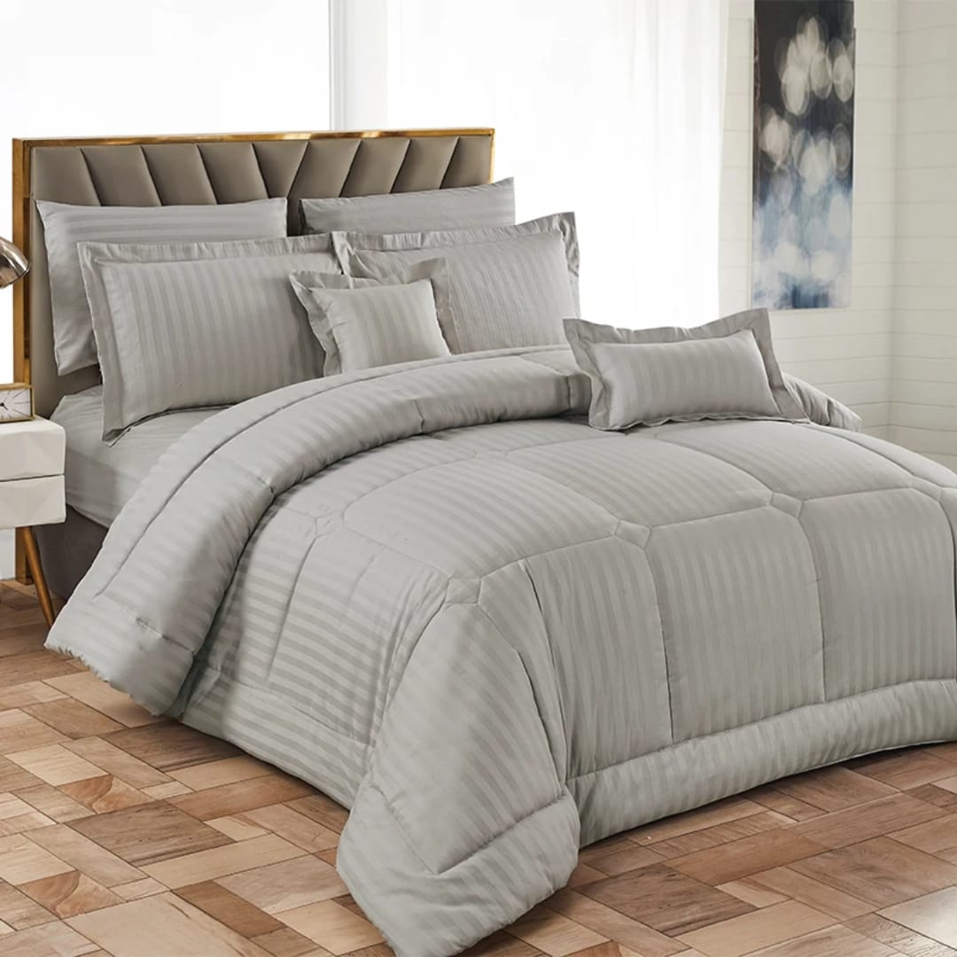Extra King size[ 7×8]Cotton Stripped Duvet Set 😇ELEGANT FASHION DESIGN ✨️ 😍 1 duvets 1 bedsheet 2 pillowcases size 7*8 This super soft, stylish duvet is guaranteed to make your nights simply ma
