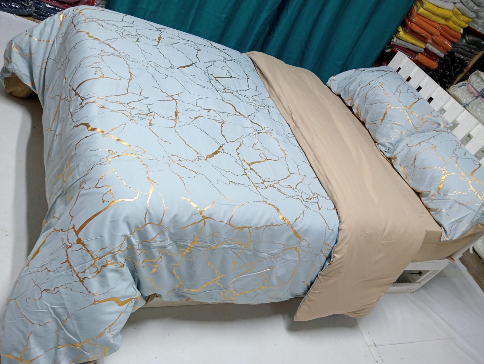4PCS 6*7FTS Luxury Gold Marble texture Foil style Duvet cover Set ➖1 Duvet cover➖1 Bedsheet➖2pillowcases