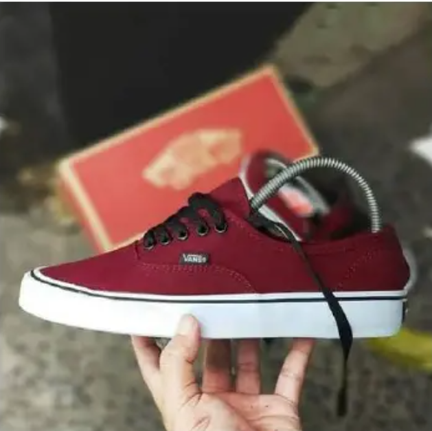 Good quality Vans Off The Wall Unisex Old Skool Fashion Shoes Classic Skate Sneakers Durable Canvas Low Top Casual Streetwear Comfortable Everyday Wear For Men And Women Premium Quality  Best Seller