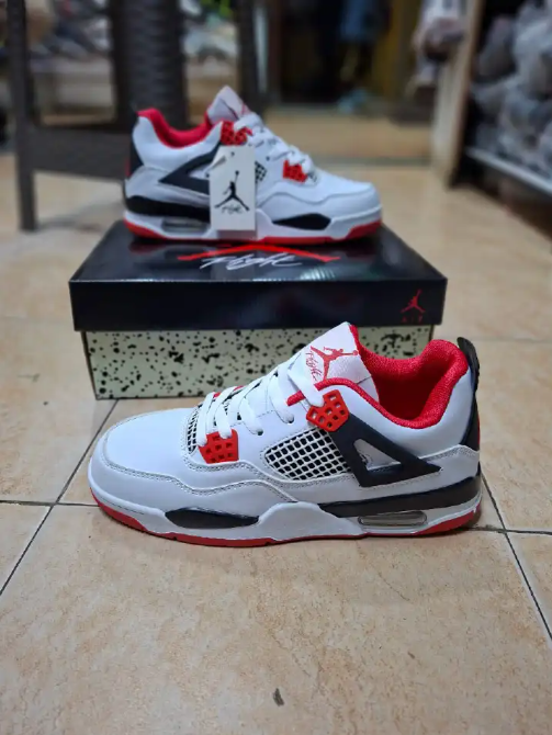 Offer Offer High Quality Jordan 4 Thunder Red Sneakers Original Fashion Leather Men Shoes, Durable Cushioned Sport Trainers, Stylish Streetwear Footwear, Premium Basketball Casual Wear