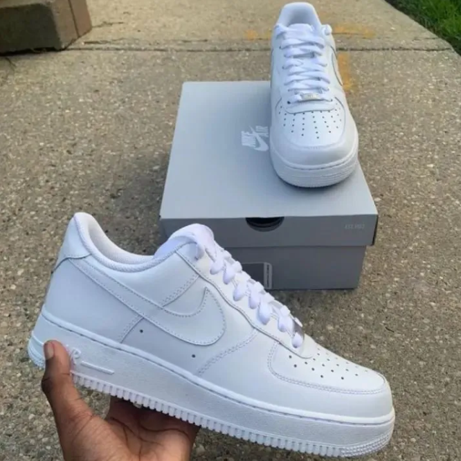 ON OFFER Air Force 1 White Sneakers high quality stylish and comfortable unisex sneakers. Perfect for casual wear. Shop Airforce 1 Air Jordan Air Max TN trendy sneakers at the best price durable class