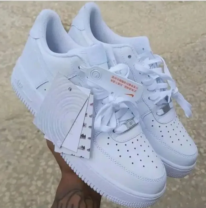 Air Force 1 Sneakers White And Black High Quality Classic Low Top Shoes Durable Leather Comfortable Cushioned Sole Stylish Streetwear Everyday Wear For Men And Women Trendy Footwear Best Seller
