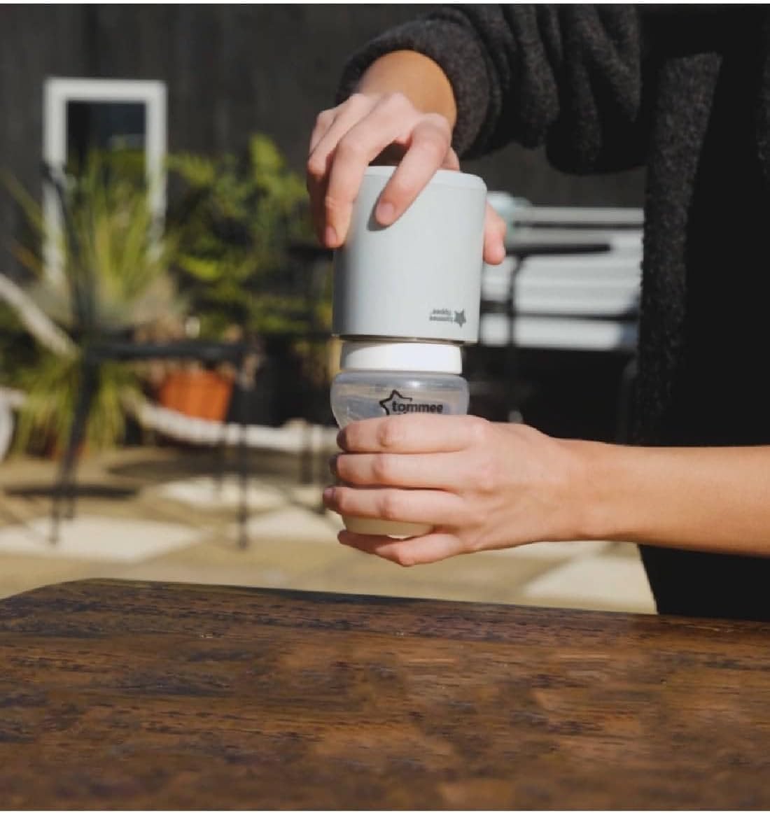 Tommee Tippee LetsGo Portable Baby Bottle Warmer, Warms Breast Milk, USB Rechargeable, Electric Bottle Warmer, Lightweight and Travel Friendly
