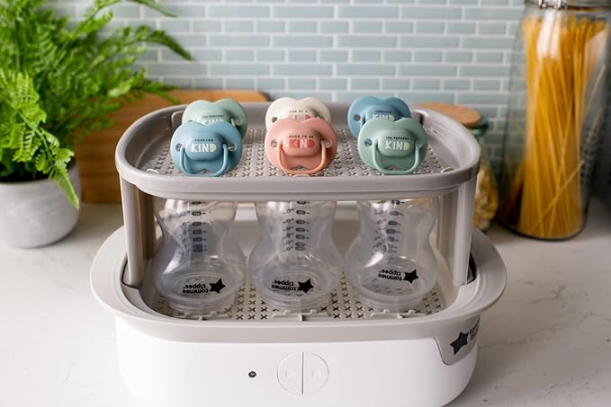 Tommee Tippee Anytime Dummies, Symmetrical Orthodontic Design, BPA-Free Silicone, Pack of 2, Colours May Vary