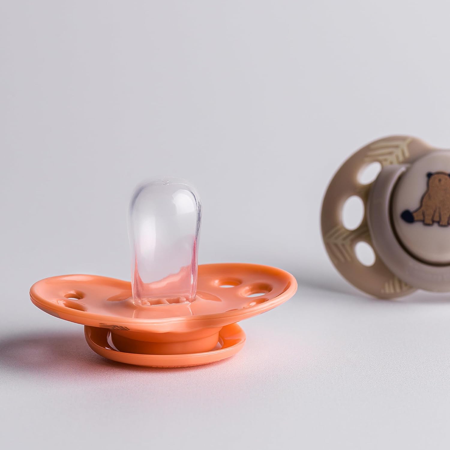 Tommee Tippee Fun Soother, 18-36 Months, 2 Pack, BPA Free, Reusable steriliser pod, Assorted Colours