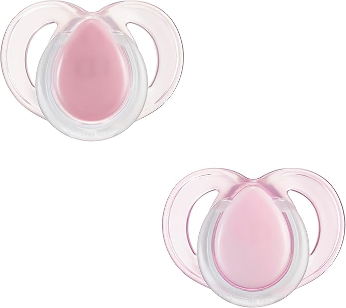 Tommee Tippee Nighttime Dummies, 2 Pack of Glow in The Dark soothers with Reusable steriliser pod, Assorted Colours