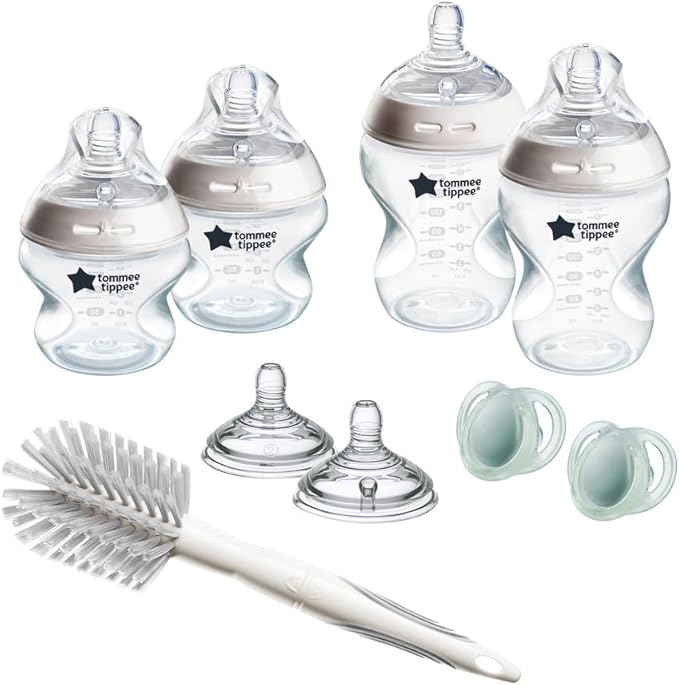 Tommee Tippee Natural Start Newborn Starter Set, 150ml and 260ml Anti-Colic Baby Bottles with Slow Teat Included, Slow & Medium-Flow Breast-Like Teats for a Natural Latch, Self-Sterilising