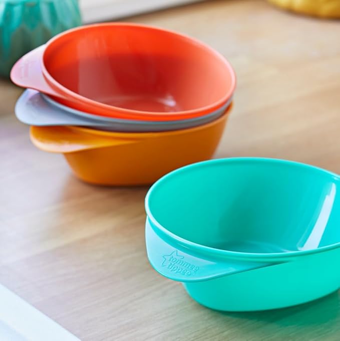 Tommee Tippee Easi Scoop Baby Feeding Bowls with Triangular Base and Ergonomic Handle, Stackable, Pack of 4
