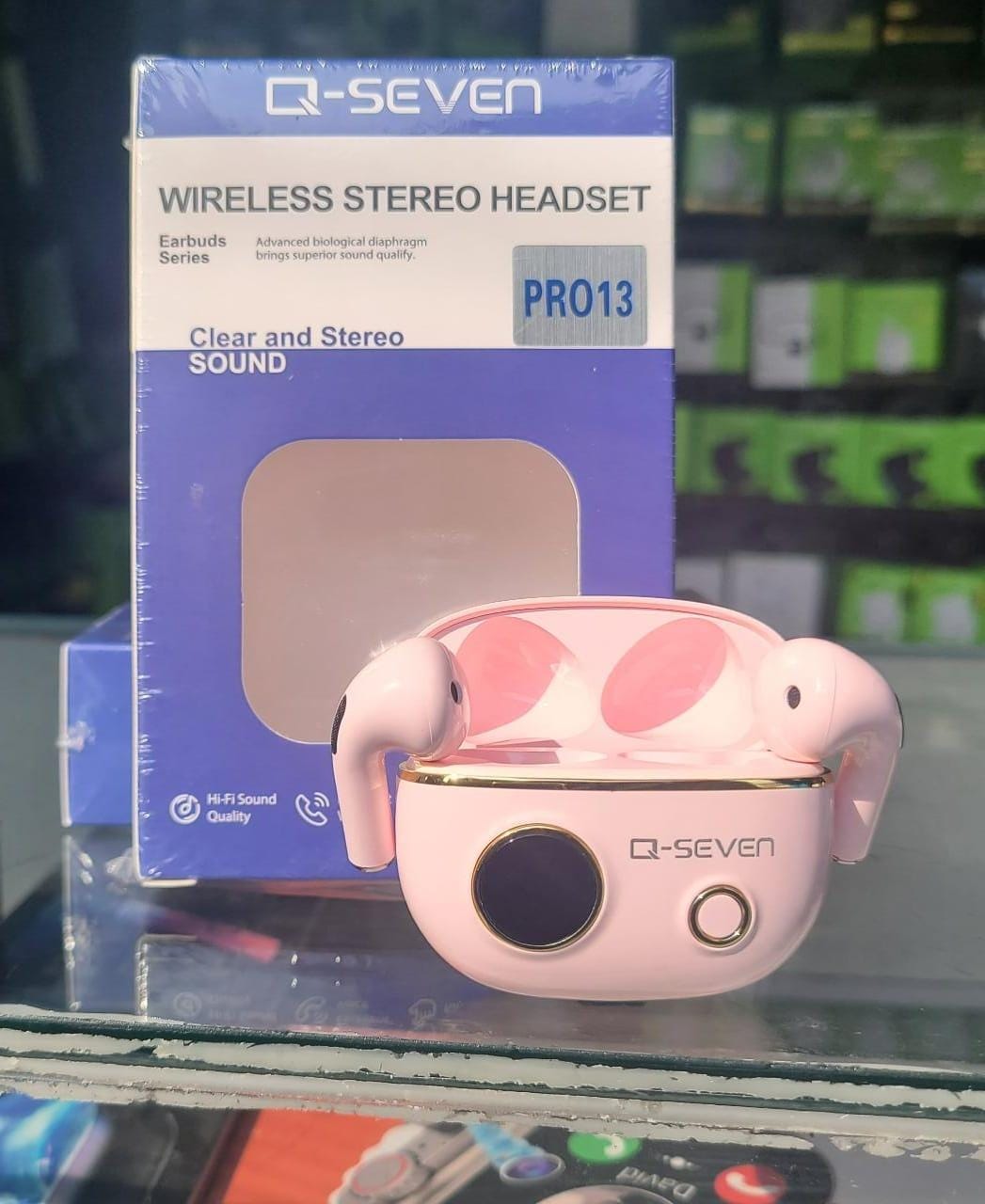 Q-SEVEN PRO 13 WIRELESS EARPODS WITH DIGITAL DISPLAY CASE