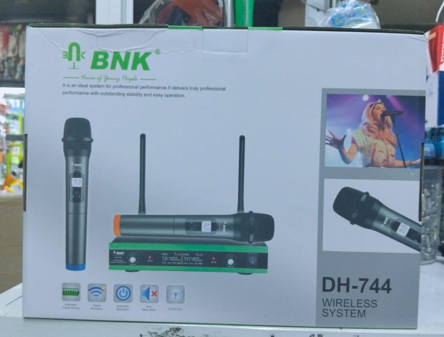 BNK 744 Wireless Microphone – Clear Sound, Long Range, Portable