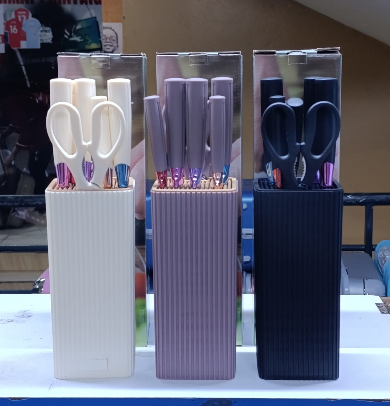 7-Piece Stainless Steel Kitchen Knife Set with Storage Holder – Chef Knife, Bread Knife, Utility Knife, Fruit Knife, Vegetable Knife & Kitchen Scissors, Modern Countertop Knife Block Set