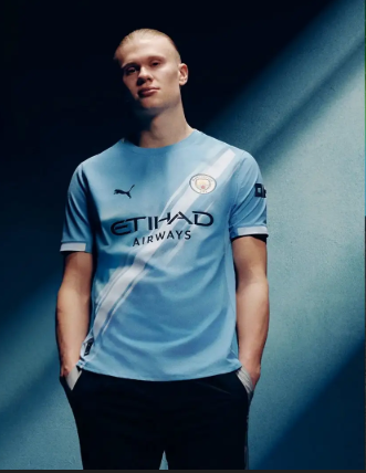 Manchester City Blue Jersey – Men’s Football Shirt | Breathable Sports Shirt