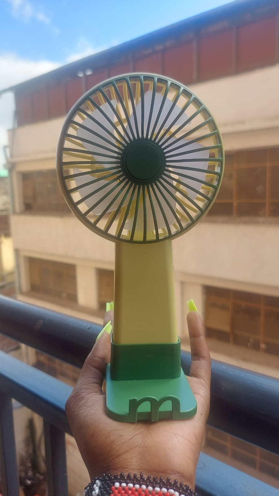 💨 Colourful Portable Mini Hand Fan – Stay Cool Anywhere! 💨🌈

Beat the heat wherever you go with this Colourful Portable Mini Hand Fan. Compact, lightweight, and USB rechargeable — perfect for home,