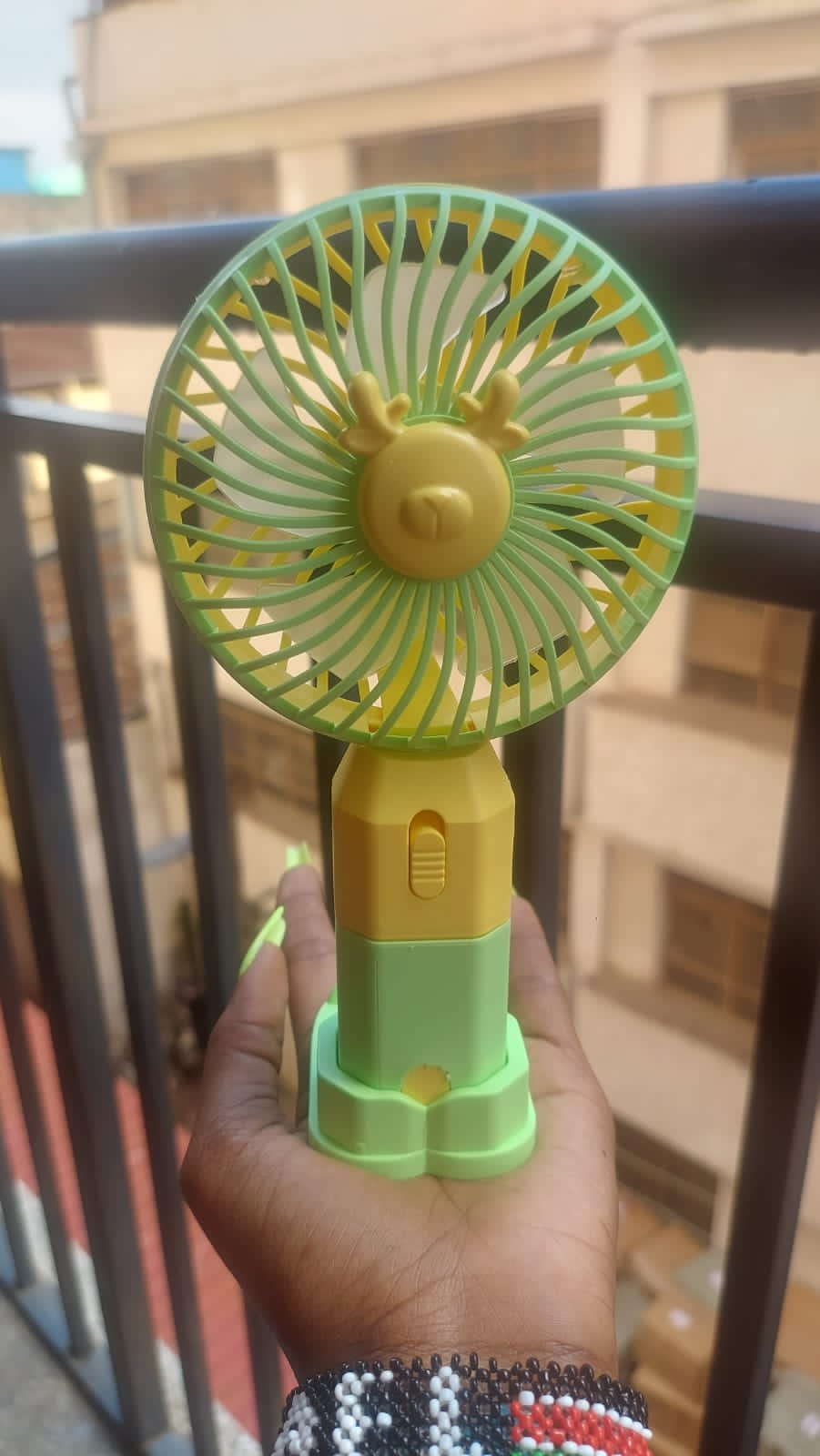 💨 Colourful Portable Mini Hand Fan – Stay Cool Anywhere! 💨🌈

Beat the heat wherever you go with this Colourful Portable Mini Hand Fan. Compact, lightweight, and USB rechargeable — perfect for home,