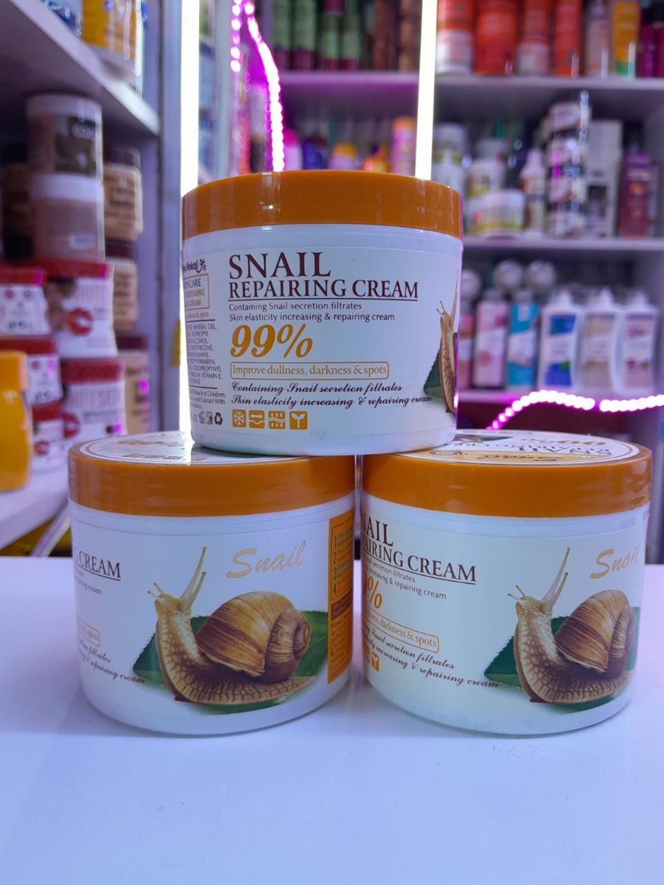 Fruit of the Wokali Snail Repairing Anti-Aging Cream.