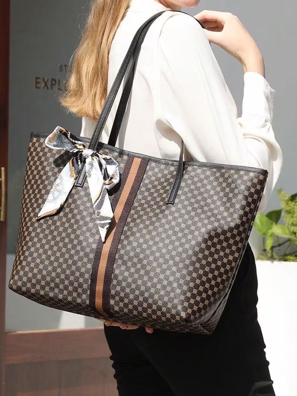 Bow big size pattern bag; No zip Spacious and good quality Tote Bags