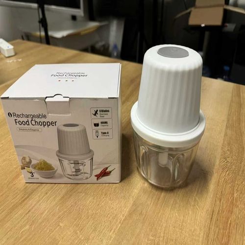 Smart Rechargeable Electric Vegetable Chopper – Compact Mini Food Processor for Garlic, Onions, Fruits & More