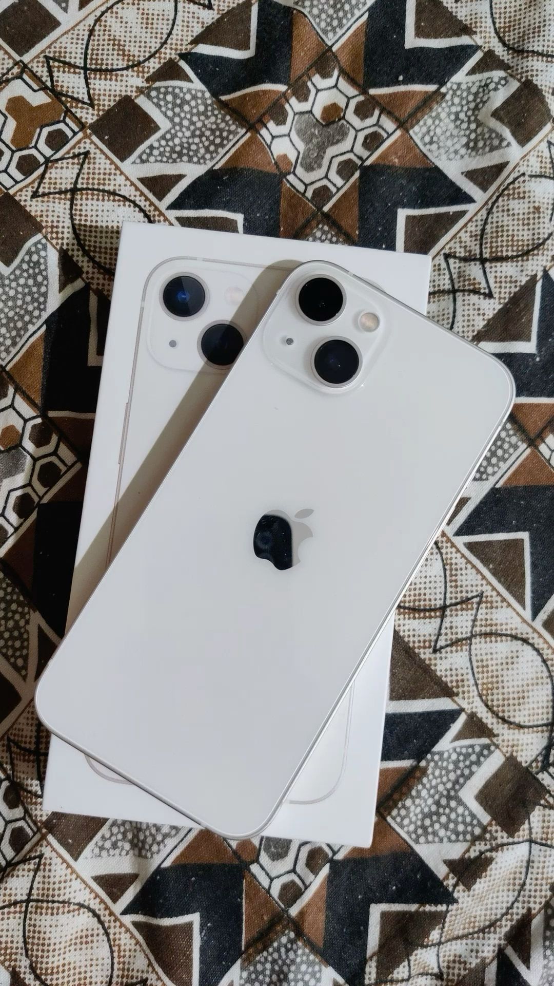 IPHONE  13 USED EX UK 128 GB          6.3INCH,50MP MAIN CAMERA ,5000 mAH,45W FAST CHARG  IPHONE CHARGING POT 16MP FRONT CAMERA